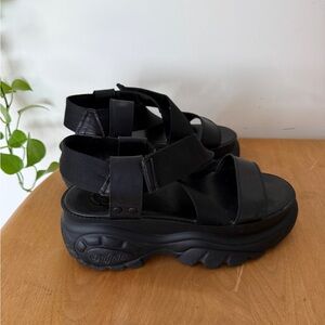 Opening Ceremony Buffalo London Women's Black Platform Sandals